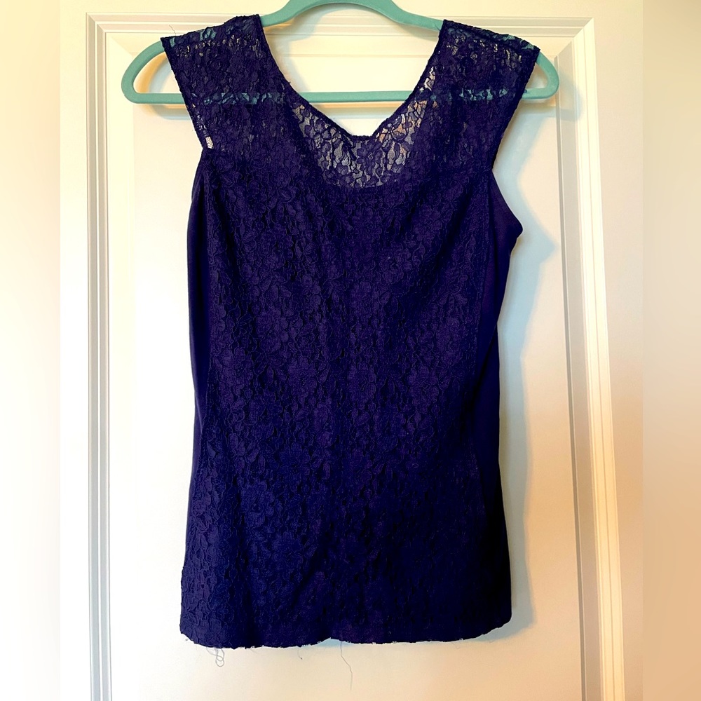 Express V Back Lace Top - Medium
